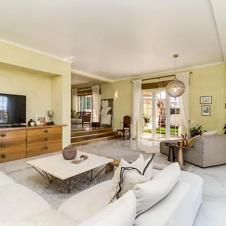 Villa Luxury Coastal With Heated Pool Basketball Court & Ocean Views Near Lisbon